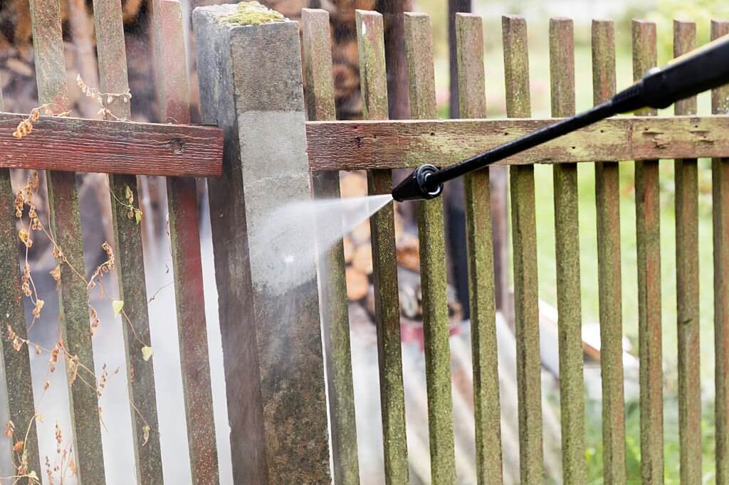 fence pressure washing service