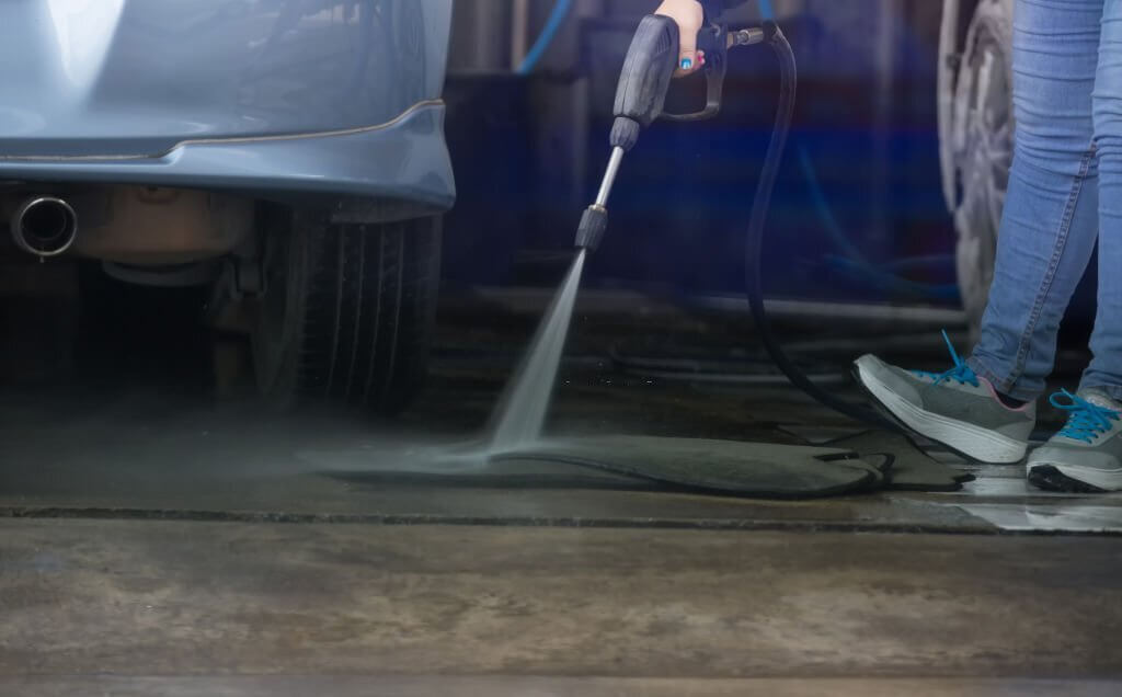 parking garage pressure washing service