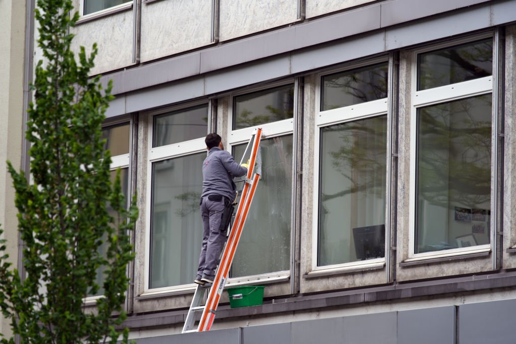 Process To Carry Out Exterior Window Cleaning Services ARD Cleaning