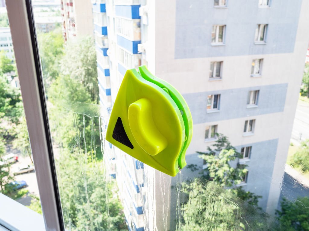 Magnetic Window Cleaner